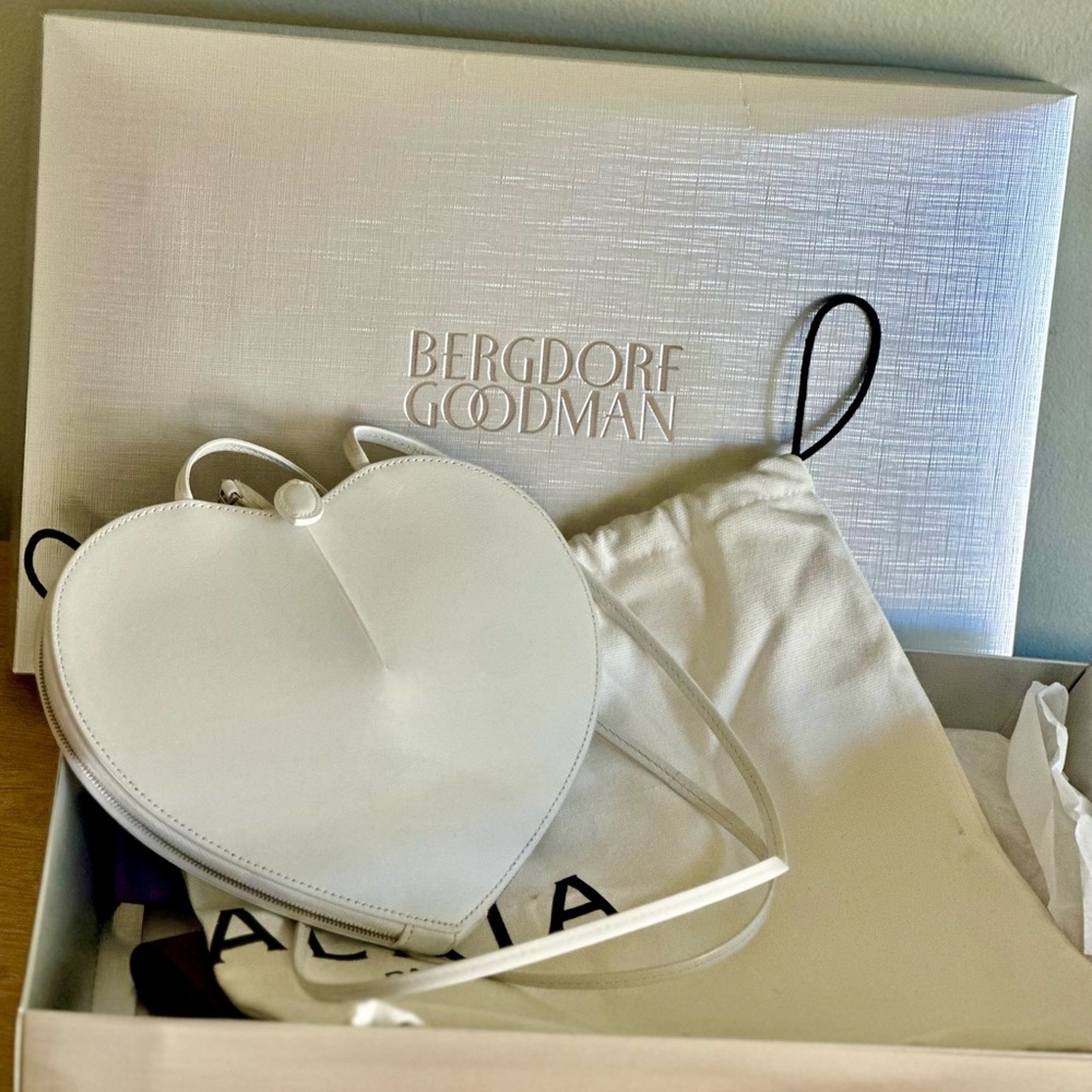 ✨ NWT ALAIA White Heart-Shaped Crossbody Bag ✨